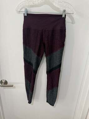 ALO Yoga AloSoft High-Waist Sheila Leggings in Oxblood/Heather Grey